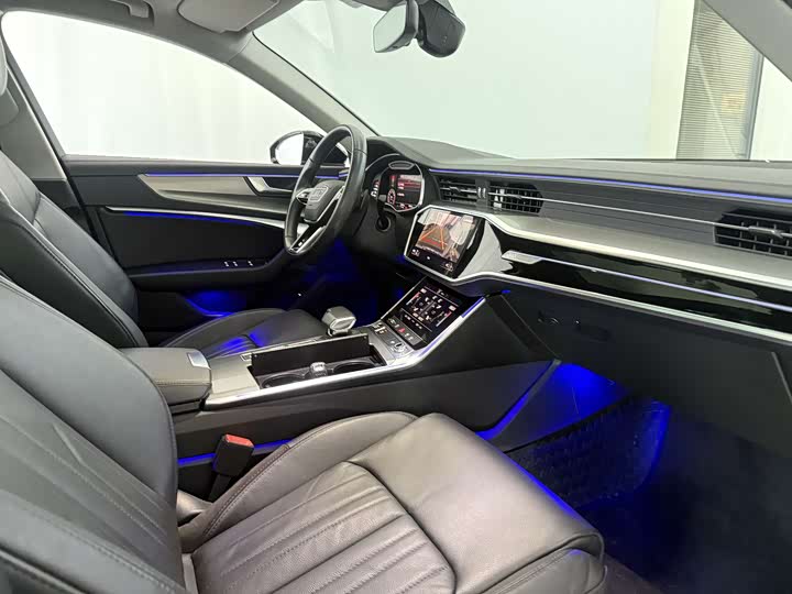 Фото 6 - Audi A6L