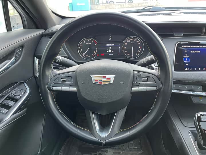 Фото 5 - Cadillac XT4