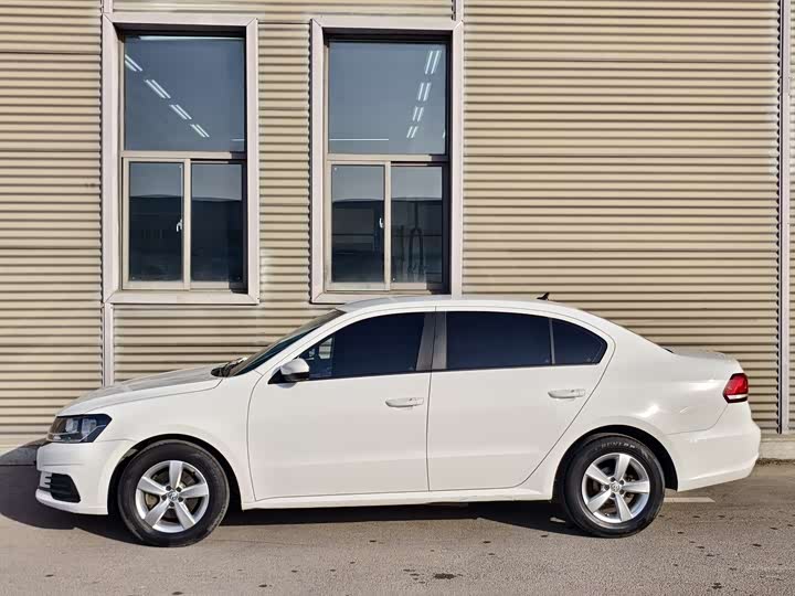 Фото 3 - Volkswagen Lavida