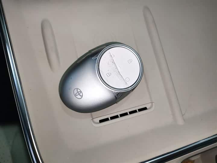 Фото 9 - Toyota bZ3X