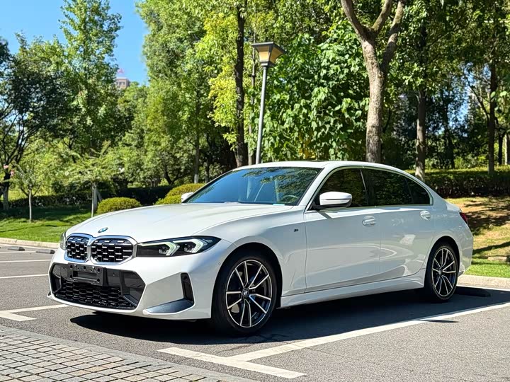 Фото 1 - BMW 3 Series