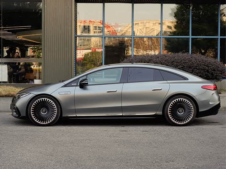 Фото 4 - Mercedes-Benz EQS AMG