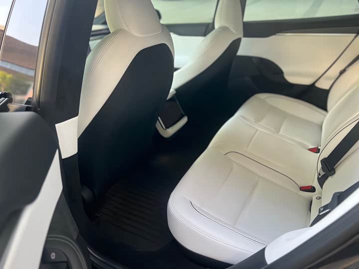 Фото 5 - Tesla Model S