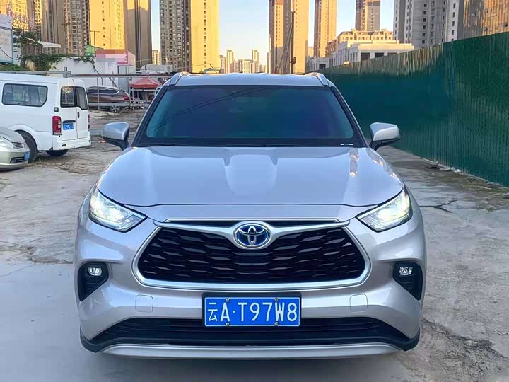 Фото 2 - Toyota Highlander