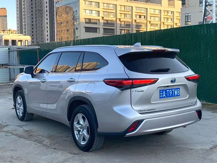 Фото 4 - Toyota Highlander