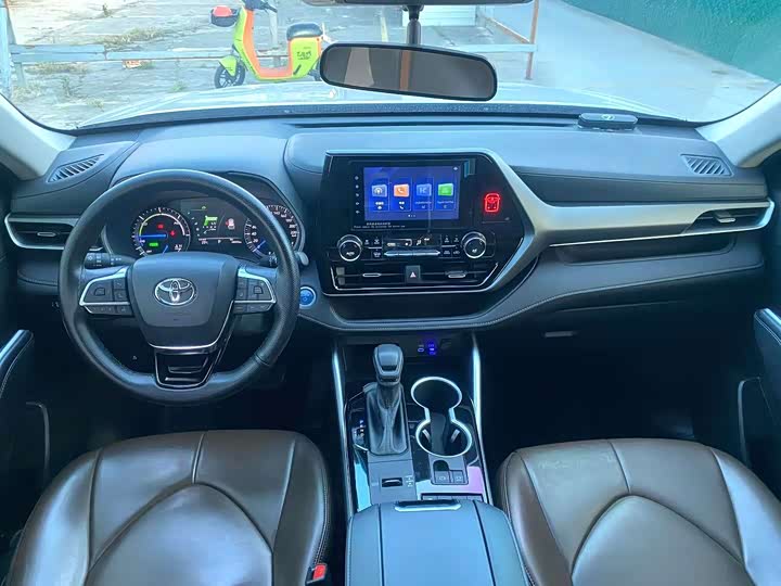 Фото 6 - Toyota Highlander