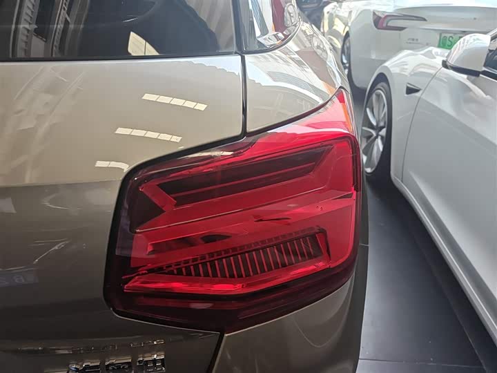 Фото 8 - Audi Q2L