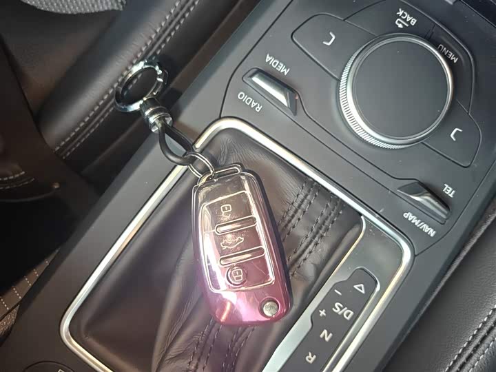 Фото 9 - Audi Q2L