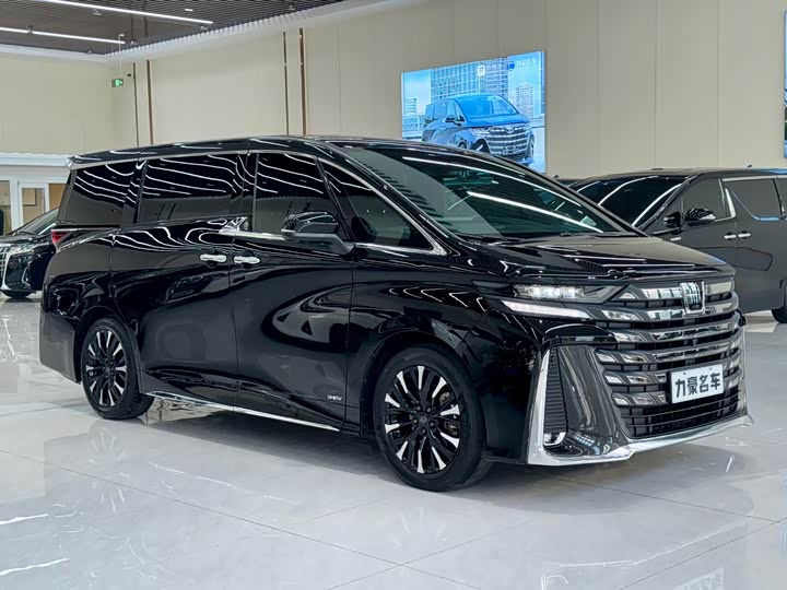 Фото 3 - Toyota Vellfire
