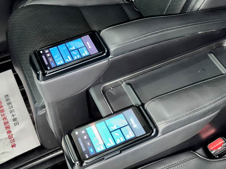 Фото 7 - Toyota Vellfire