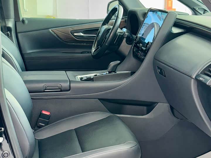 Фото 9 - Toyota Vellfire