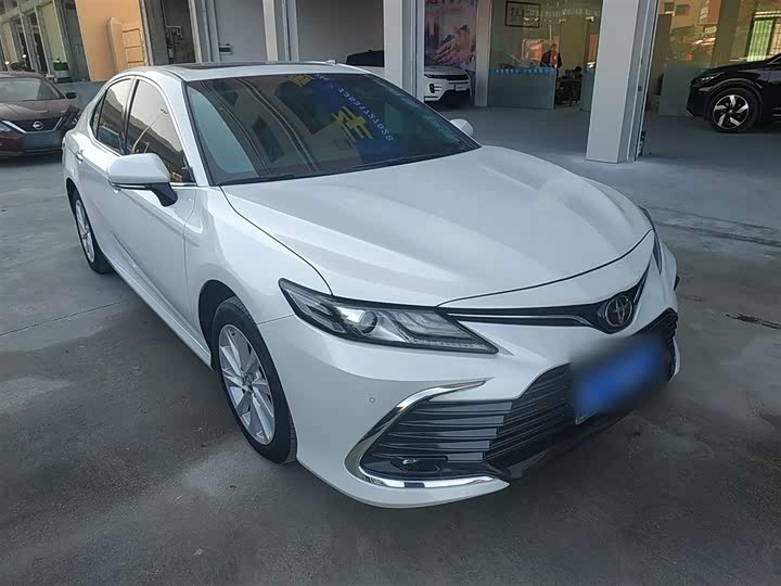 Фото 4 - Toyota Camry