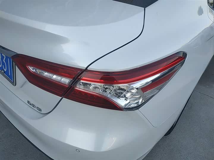 Фото 8 - Toyota Camry