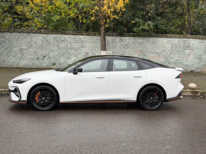 Фото 3 - Changan UNI-V