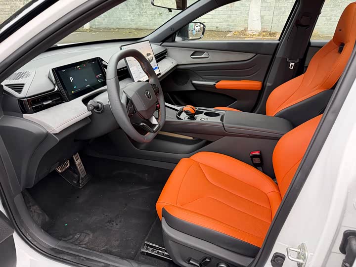 Фото 6 - Changan UNI-V