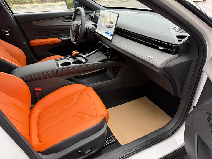 Фото 7 - Changan UNI-V