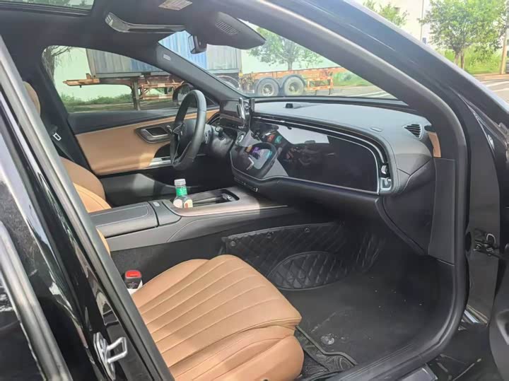 Фото 4 - Mercedes-Benz E-Class