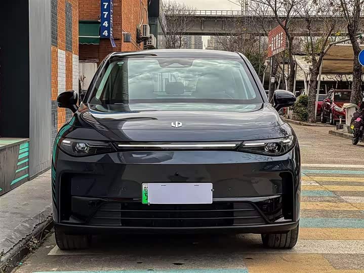 Фото 2 - Leapmotor C10