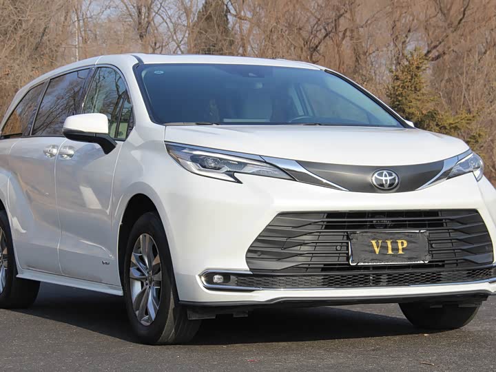 Фото 3 - Toyota Sienna