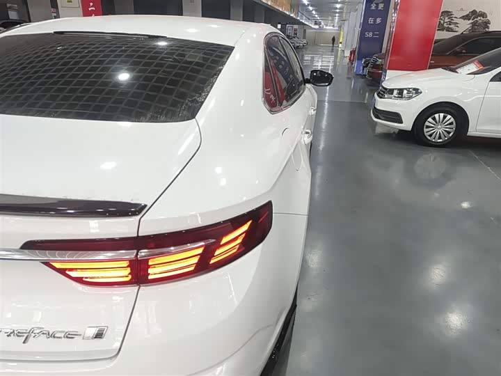 Фото 8 - Geely Preface