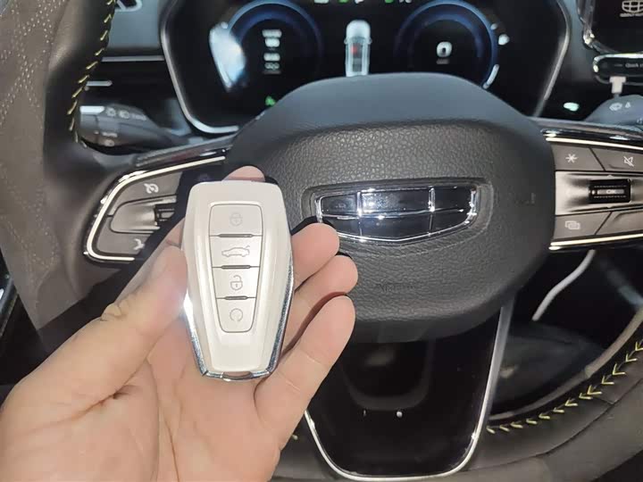 Фото 9 - Geely Preface