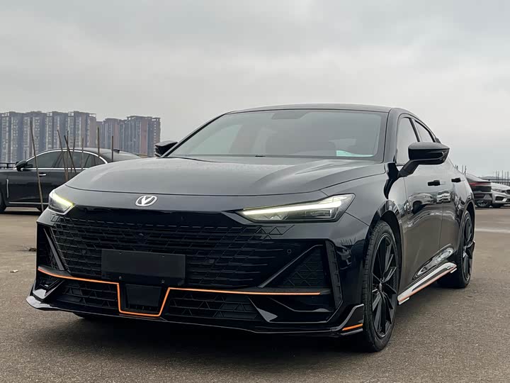 Фото 1 - Changan UNI-V