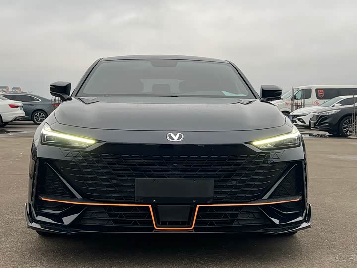 Фото 2 - Changan UNI-V