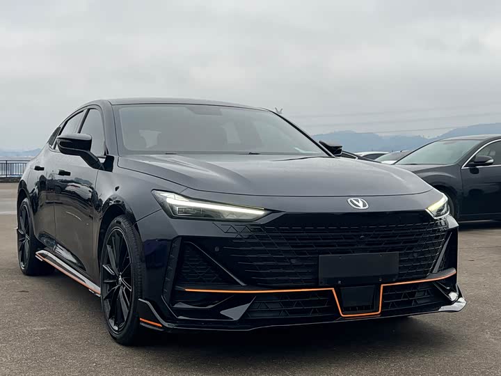 Фото 3 - Changan UNI-V