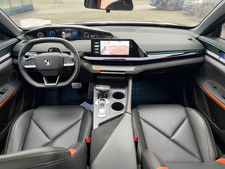 Фото 8 - Changan UNI-V