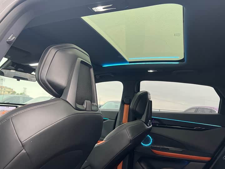 Фото 9 - Changan UNI-V