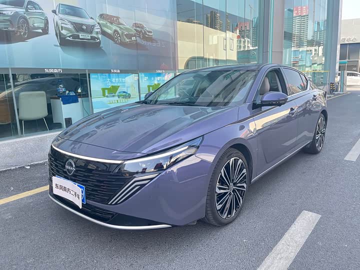 Фото 1 - Nissan Teana