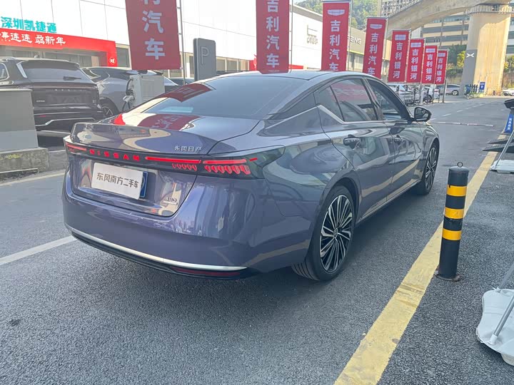 Фото 4 - Nissan Teana