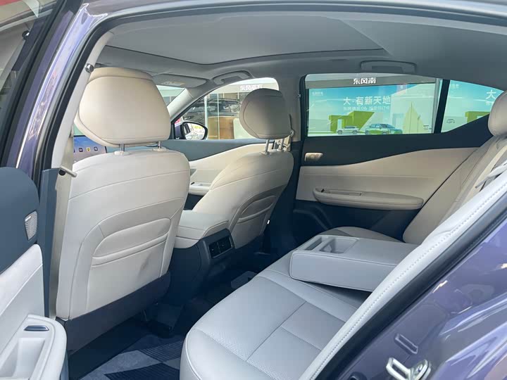 Фото 9 - Nissan Teana