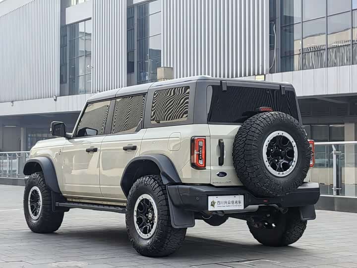 Фото 5 - Ford Bronco