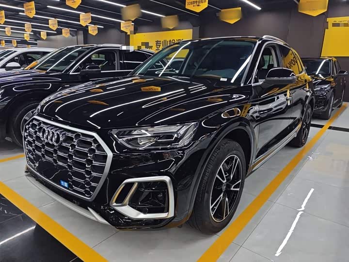 Фото 2 - Audi Q5L
