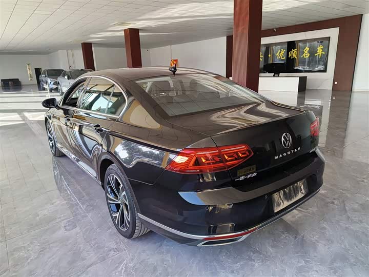 Фото 5 - Volkswagen Magotan