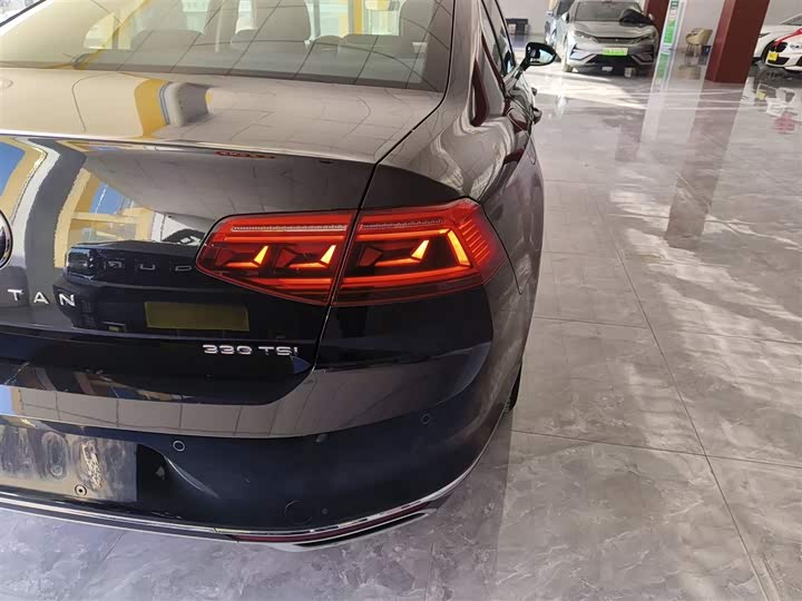 Фото 8 - Volkswagen Magotan