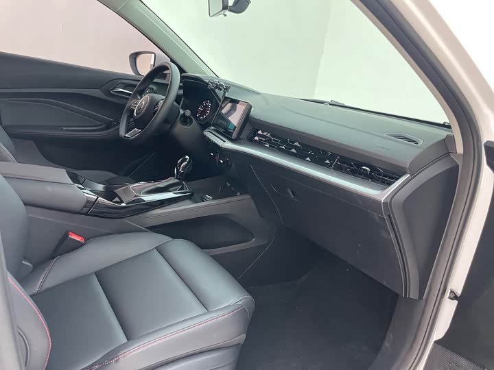 Фото 8 - MG Motor 5