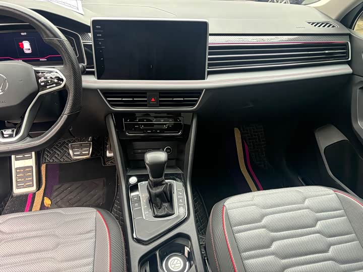 Фото 9 - Volkswagen Tiguan L Pro