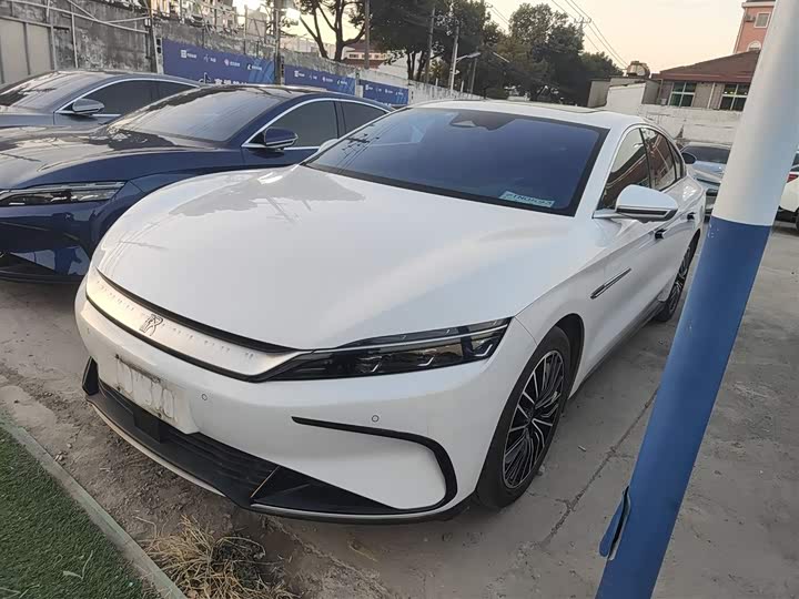 Фото 2 - BYD Han