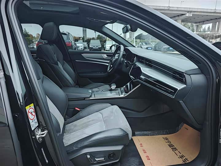 Фото 6 - Audi A6L