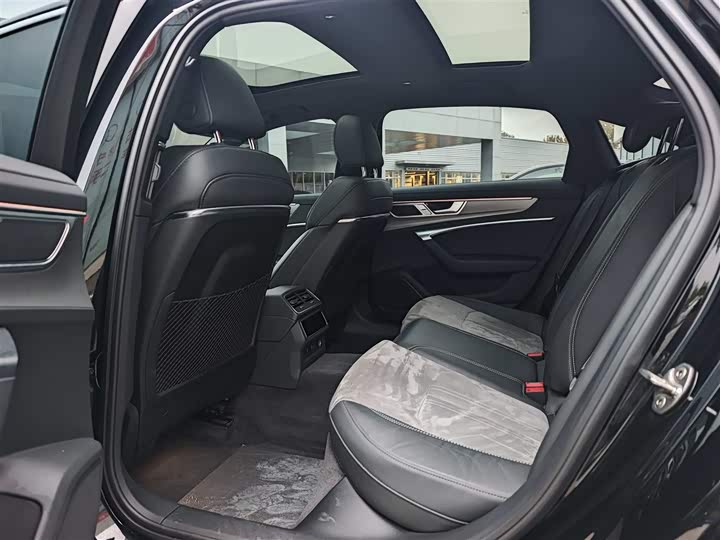 Фото 7 - Audi A6L