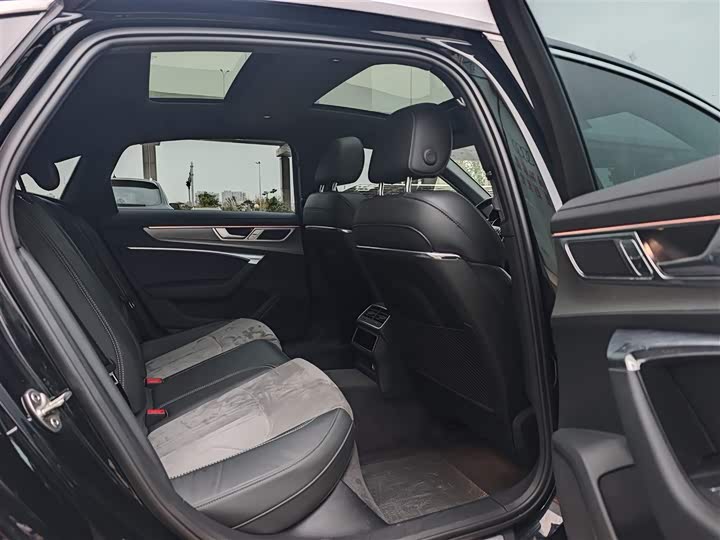 Фото 8 - Audi A6L