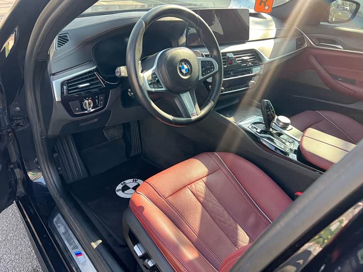 Фото 5 - BMW 5 Series