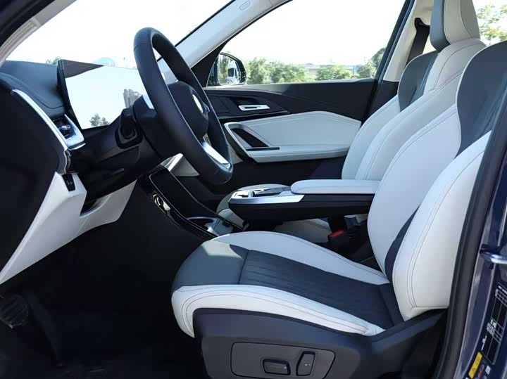 Фото 2 - BMW iX1