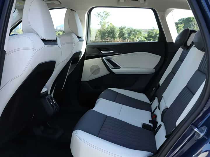 Фото 6 - BMW iX1