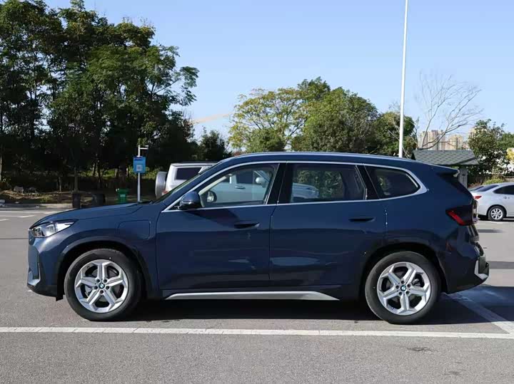 Фото 7 - BMW iX1