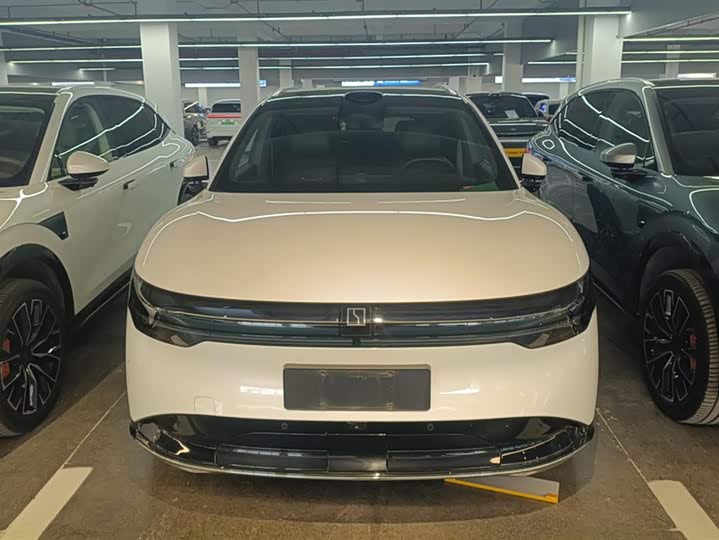 Фото 2 - Zeekr 7X