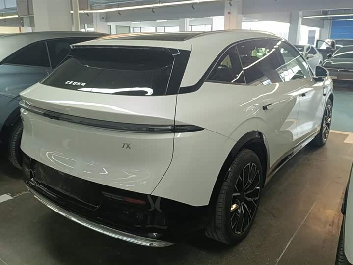 Фото 3 - Zeekr 7X