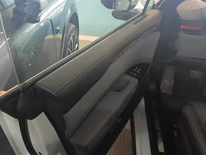 Фото 7 - Zeekr 7X